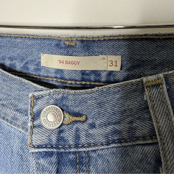 Levi’s ‘94 Baggy Women’s Distressed Denim Jeans Size 31 / 12 - Picture 5 of 9